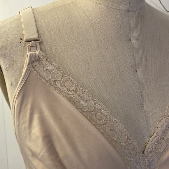 Loving Moments Nude nursing bra with lace detail 38D - Picture 2 of 8